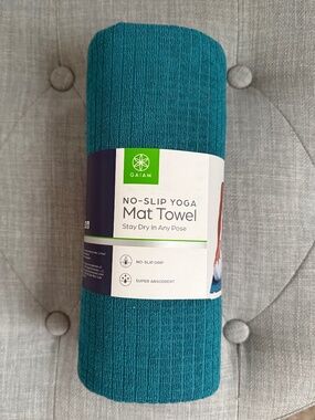 Gaiam No-Slip Yoga Mat Towel in Teal, NWT